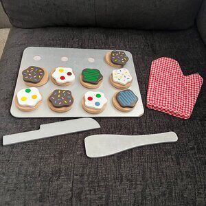MELISSA & DOUG WOODEN SLICE & BAKE COOKIE PLAY SET-22 REPLACEMENT PIECES-EUC!